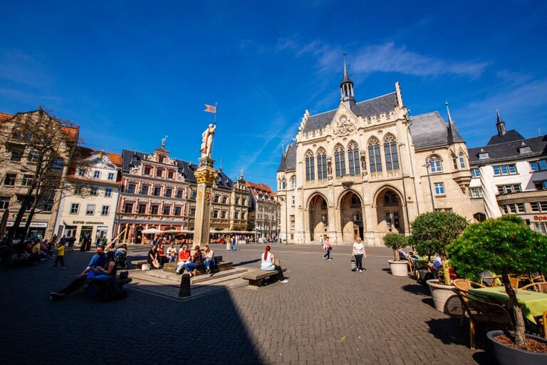 La Mairie d'Erfurt sur le «Fischmarkt» (Marché aux poissons La Mairie d'Erfurt sur le «Fischmarkt» (Marché aux poissons
