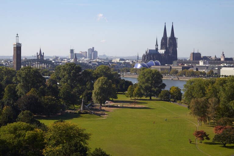 Le Rheinpark Dom de Cologne  Le Rheinpark Dom de Cologne